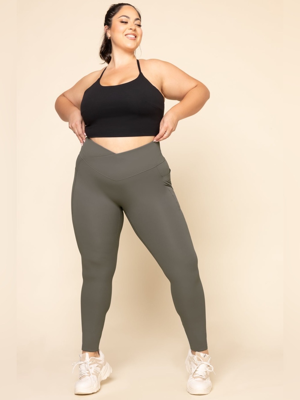 NWT. Popflex. Crisscross Hourglass® Legging with Pockets - English Ivy.